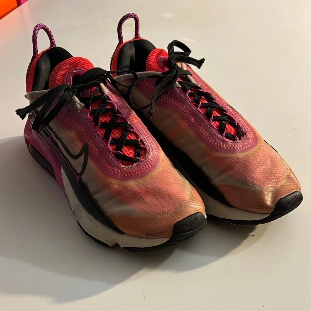 Nike Air Max 2090 Women’s Iced Lilac Fire Pink CK2612-500 size 7.5 *Flaws